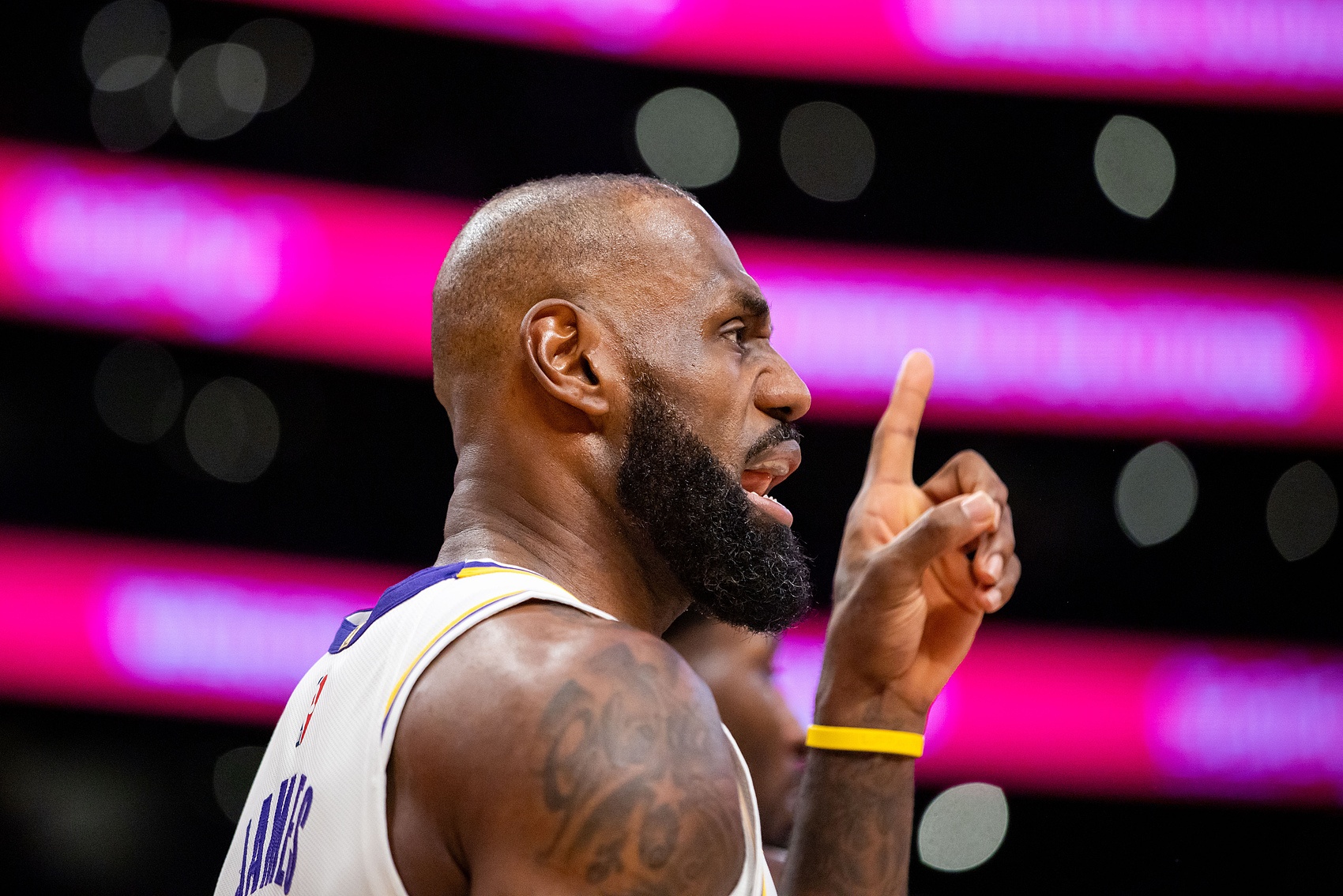 开云登录-香波特：若你没按老詹的要求跑位 他会故意传球失误&amp;让教练换下你