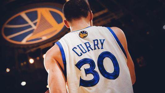 开云中国-库里突发身体不适缺席今日比赛 勇士已然伤不起！